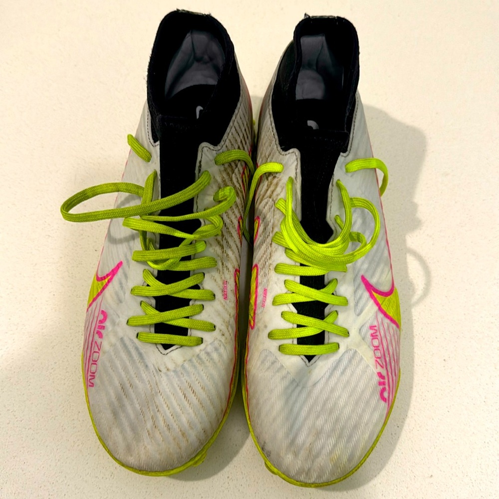 Nike Mercurial Women’s Turf Cleats Size 7.5